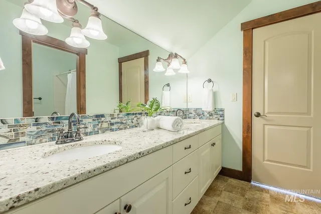 $999,999 | 296 North Clearpoint Way, Eagle, ID 83616