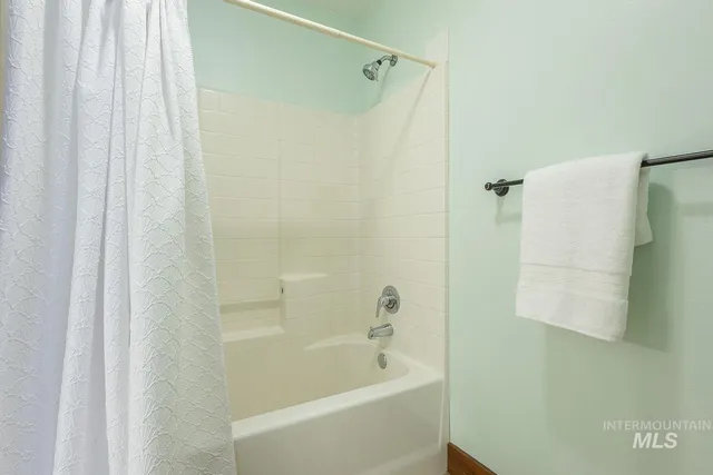 $999,999 | 296 North Clearpoint Way, Eagle, ID 83616