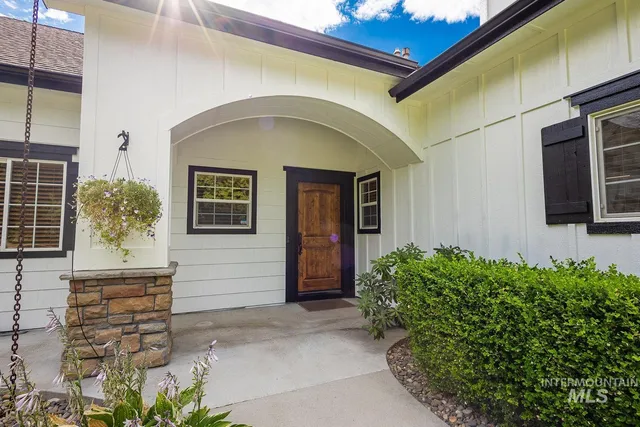 $999,999 | 296 North Clearpoint Way, Eagle, ID 83616