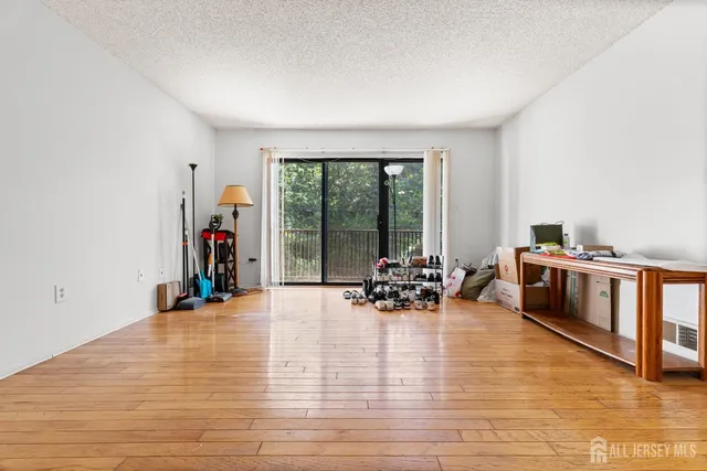 $387,000 | 255 Hampshire Court, Piscataway, NJ 08854