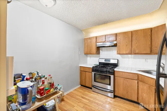 $387,000 | 255 Hampshire Court, Piscataway, NJ 08854