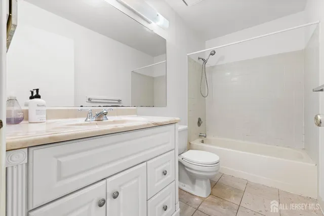 $387,000 | 255 Hampshire Court, Piscataway, NJ 08854