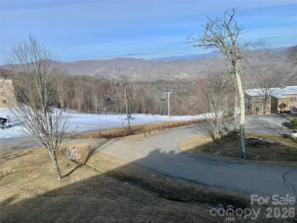 $365,000 | 106 Sugar Ski Drive, Unit 635, Sugar Mountain, NC 28604