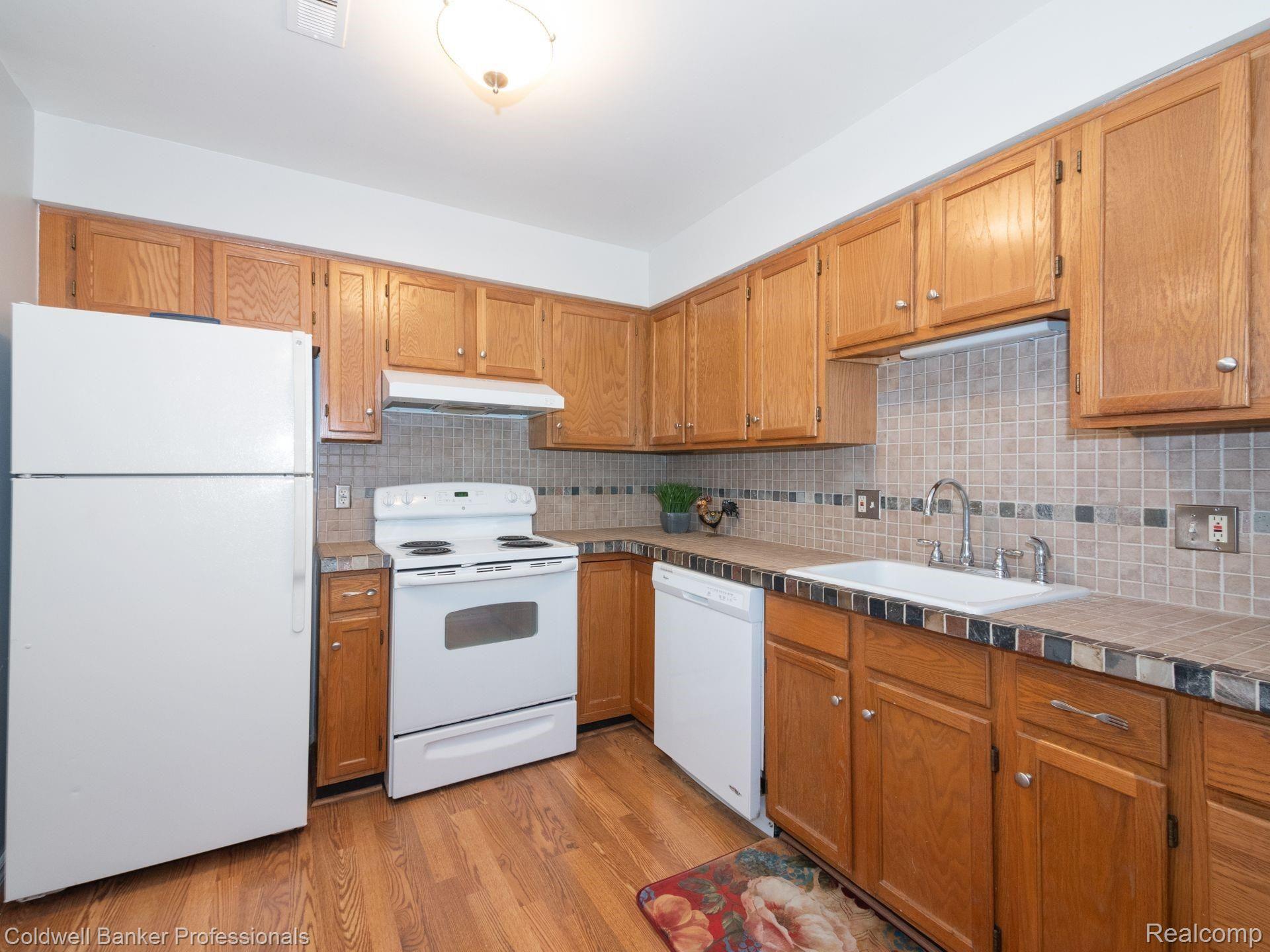 450 Baldwin Avenue, Unit 37 Rochester, MI 48307 - Photo 8 of 15 8.jpg