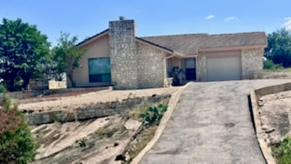 $1,750 | 103 Geronimo, Horseshoe Bay, TX 78657
