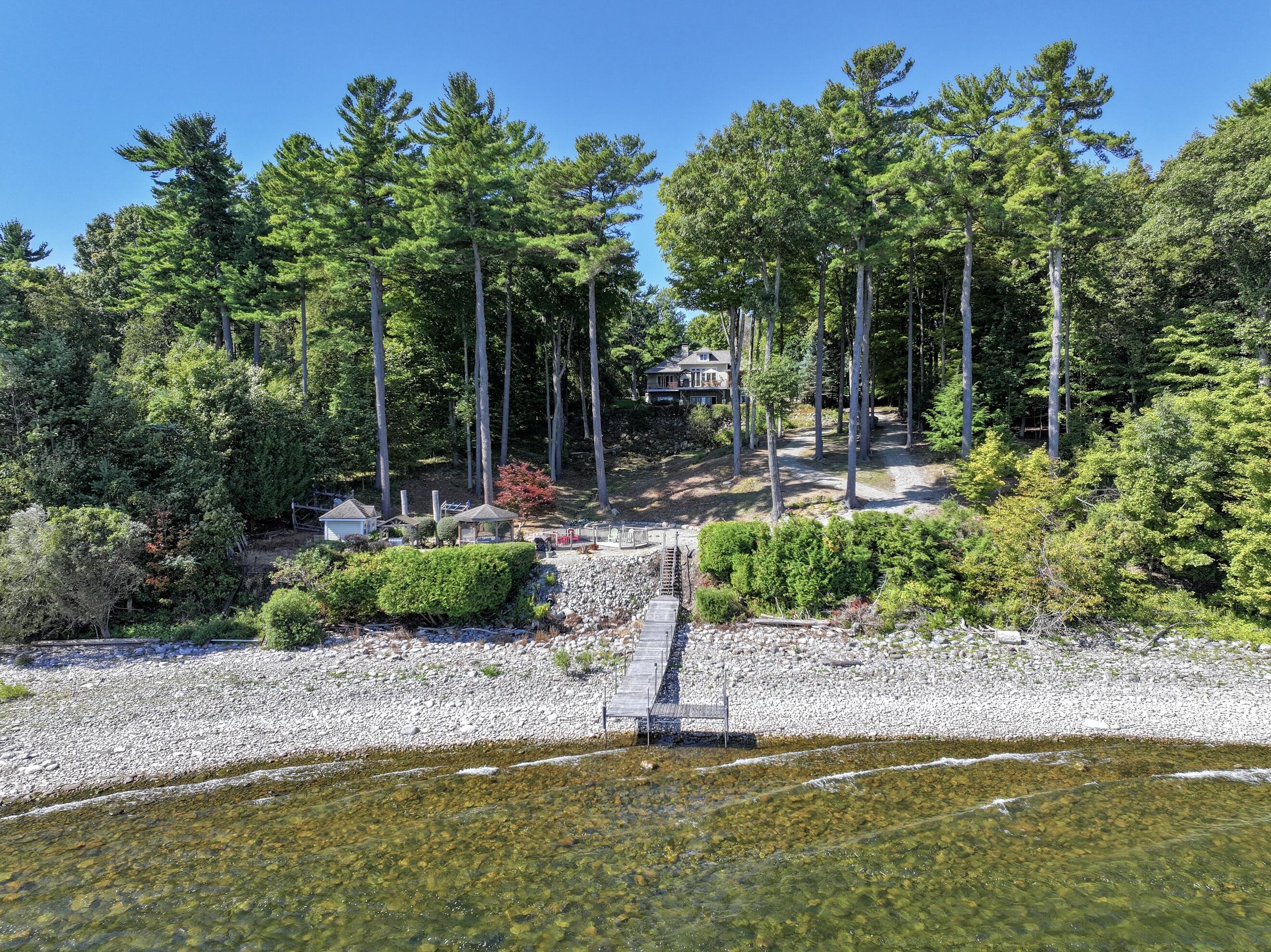 882 Point Road Willsboro, NY 12996 - Photo 4 of 54