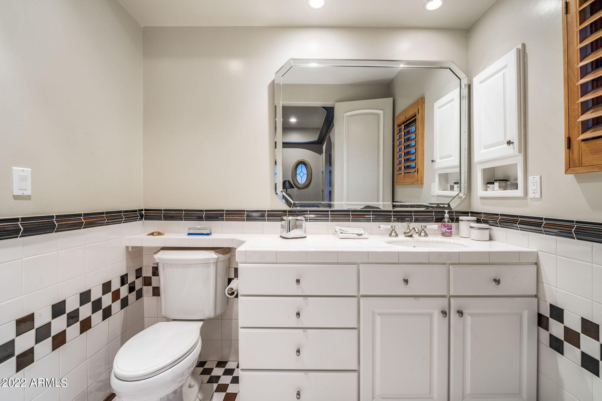 1402 East Colt Road Tempe, AZ 85284 - Photo 26 of 53 37-web-or-mls-DSC06372