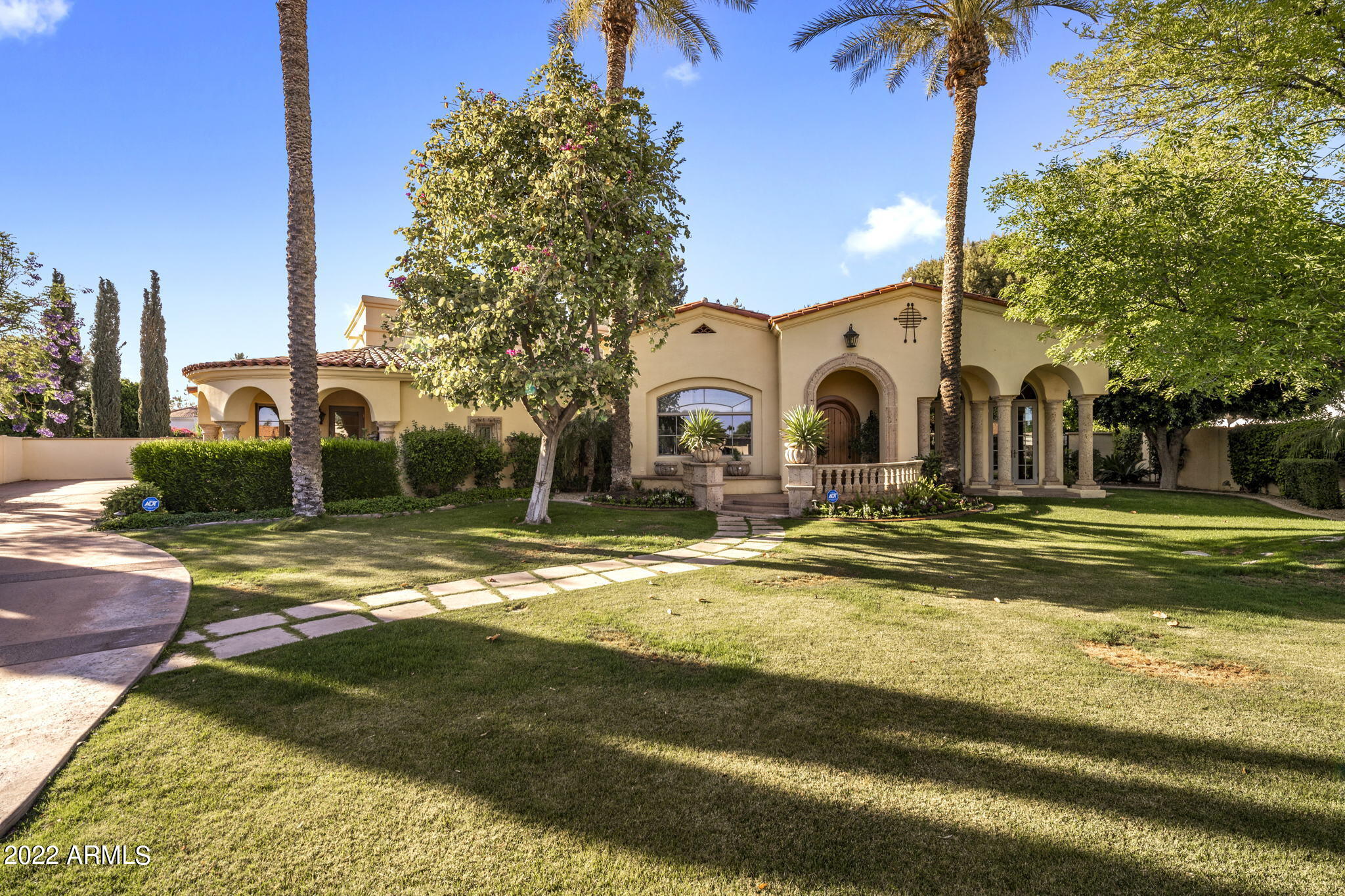 1402 East Colt Road Tempe, AZ 85284 - Photo 3 of 53 2-web-or-mls-DSC05981