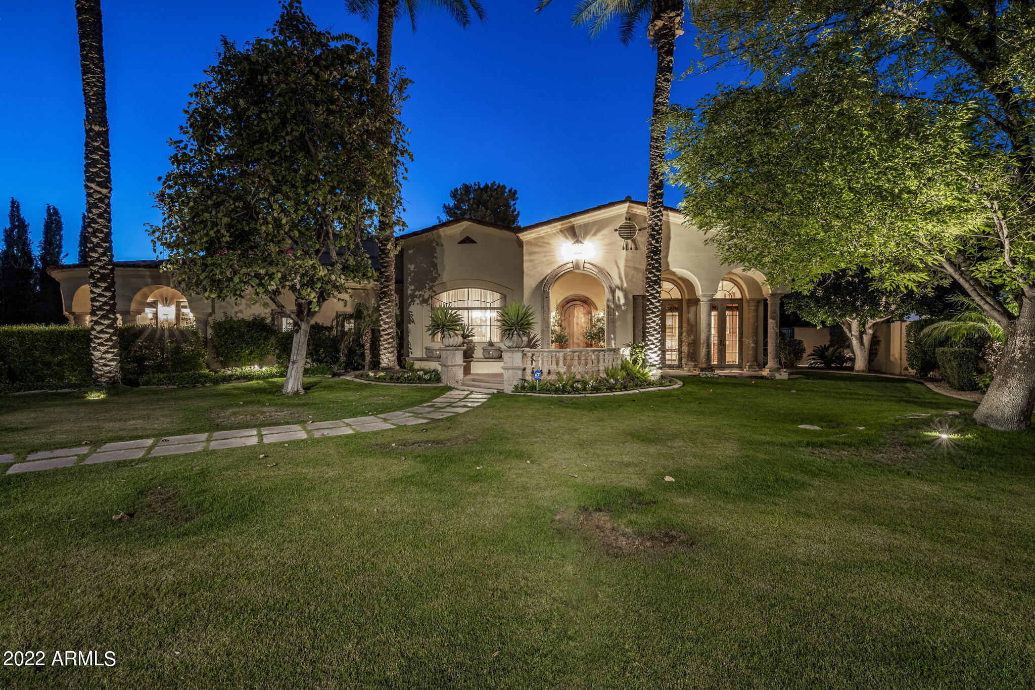 1402 East Colt Road Tempe, AZ 85284 - Photo 4 of 53 55-web-or-mls-DSC06502