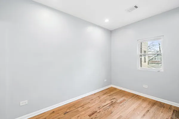 $2,200 | 4918 North Spaulding Avenue, Unit 1, Chicago, IL 60625