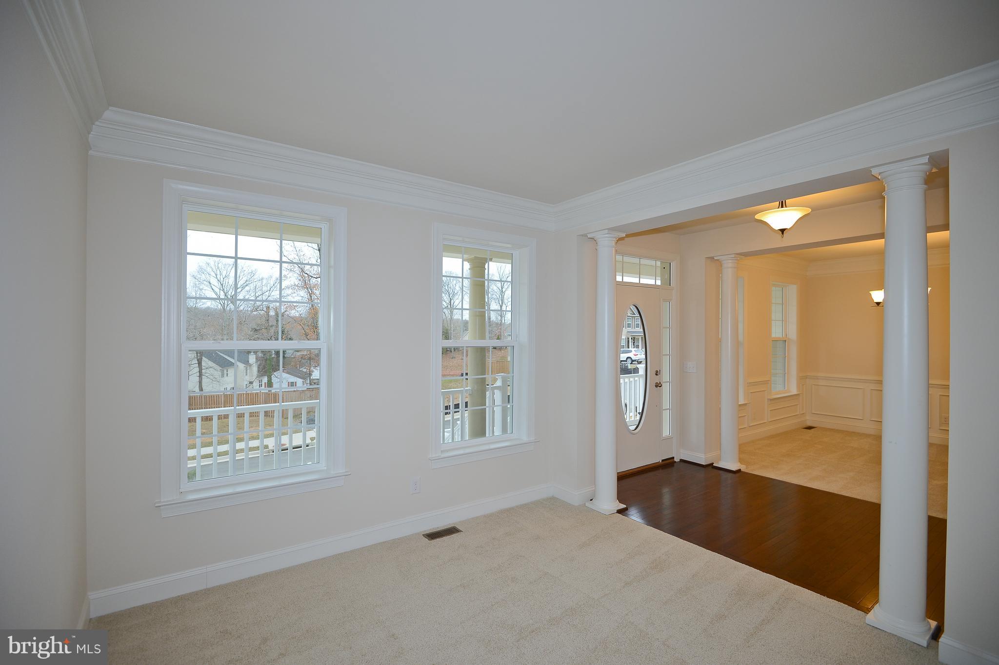 3558 Clinton Ross Court, Unit 4 Triangle, VA 22172 - Photo 8 of 30 Living Room