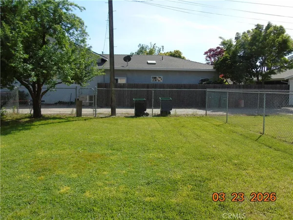 a view of yard with tree s