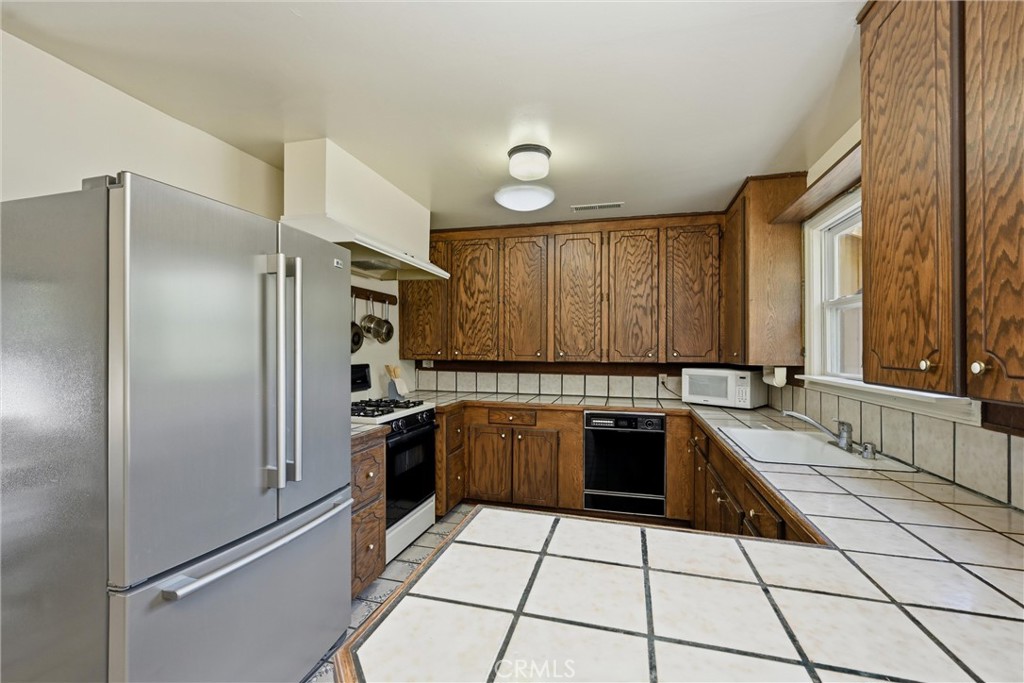 7825 Scotts Valley Road Lakeport, CA 95453 - Photo 18 of 66