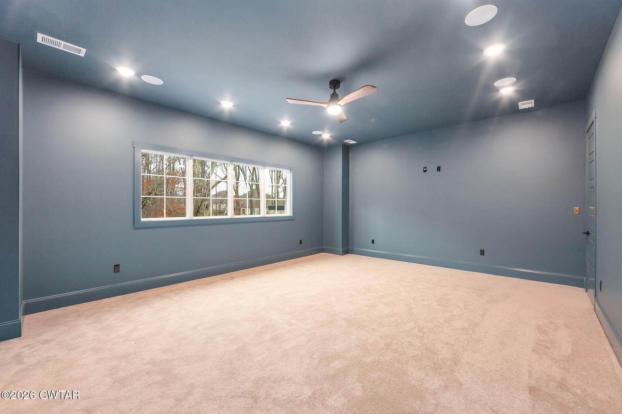 115 Buckingham Cove Jackson, TN 38305 - Photo 40 of 58 an empty room with windows