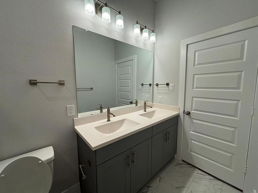 825 West Mayfield Road, Unit 232 Arlington, TX 76015 - Photo 8 of 23
