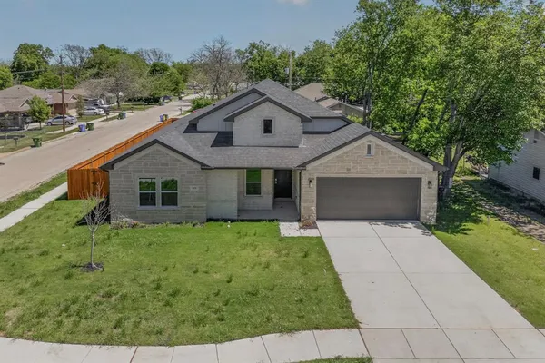 $389,900 | 501 Pemberton Street, White Settlement, TX 76108