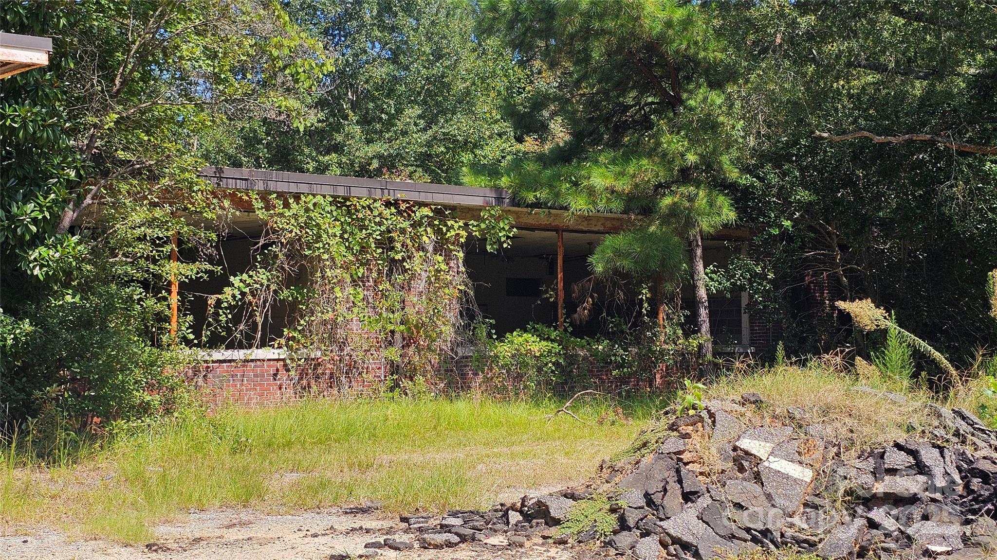 0 Windmill Avenue Dillon, SC 29536 - Photo 9 of 31 a view of a backyard