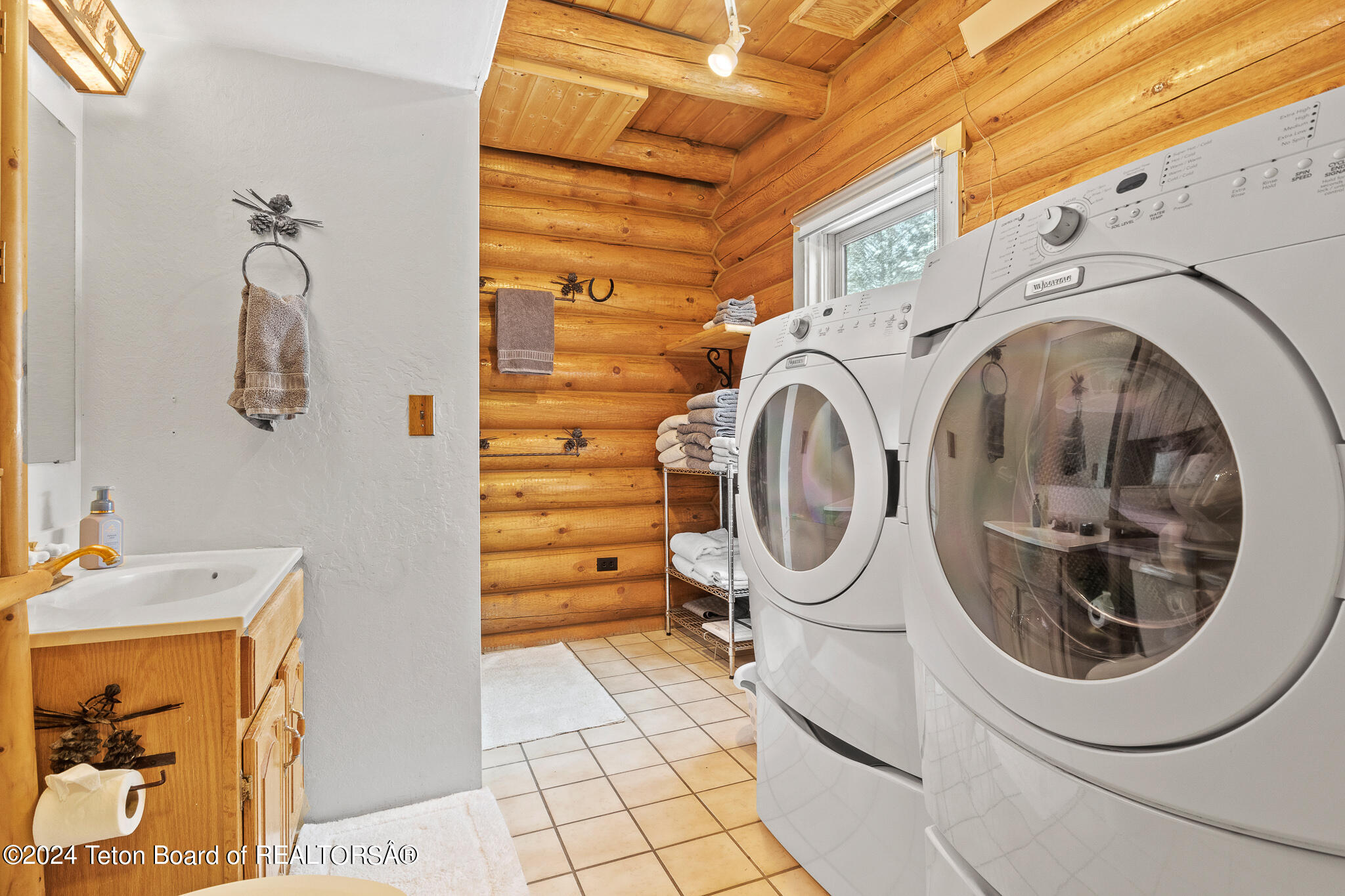 25670 Buffalo Run Moran, WY 83013 - Photo 15 of 28 Bath/Laundry