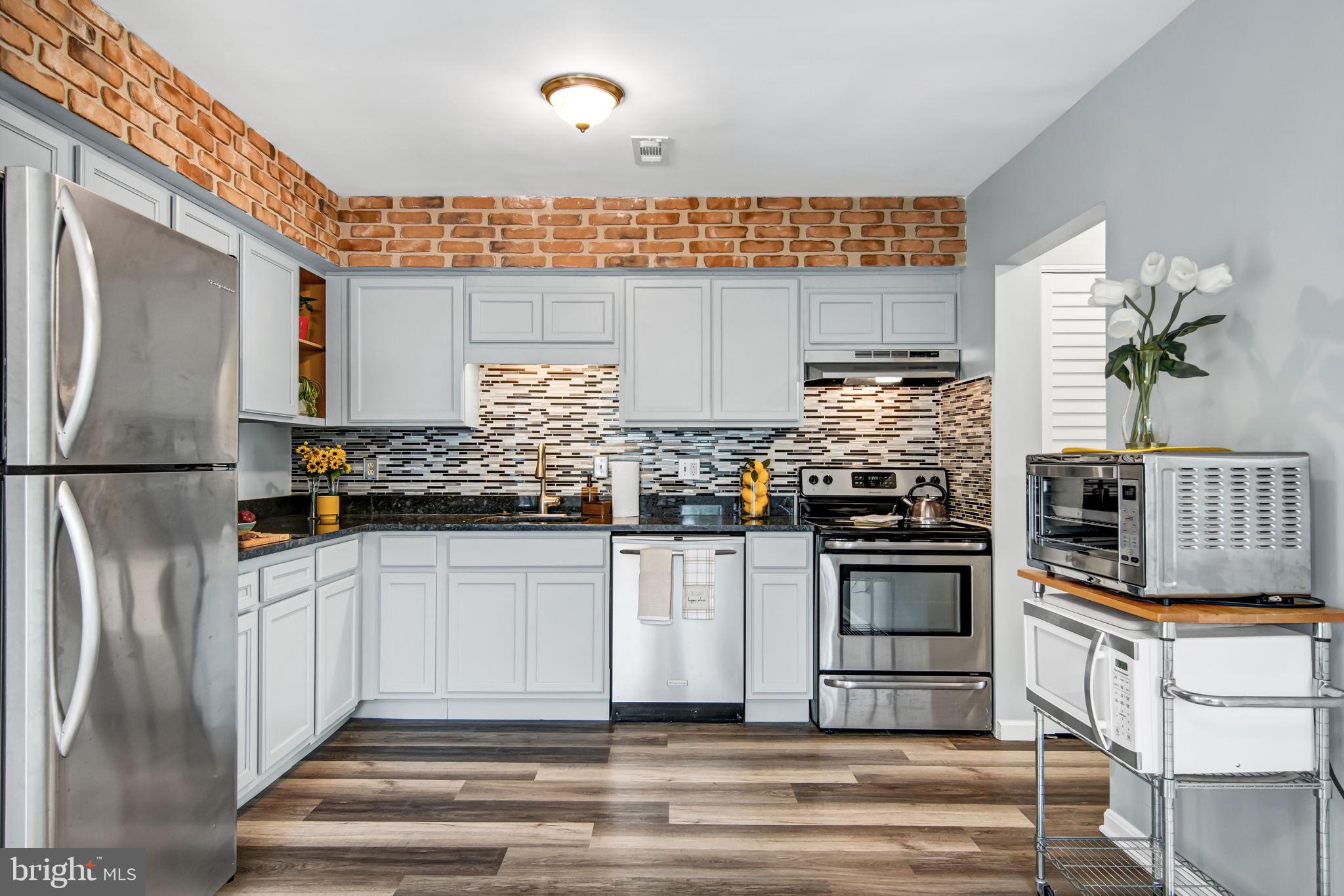 18070 Olde Port Lane Triangle, VA 22172 - Photo 12 of 45