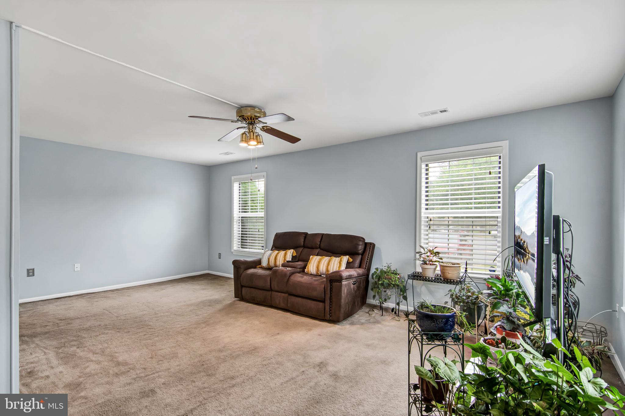 18070 Olde Port Lane Triangle, VA 22172 - Photo 21 of 45