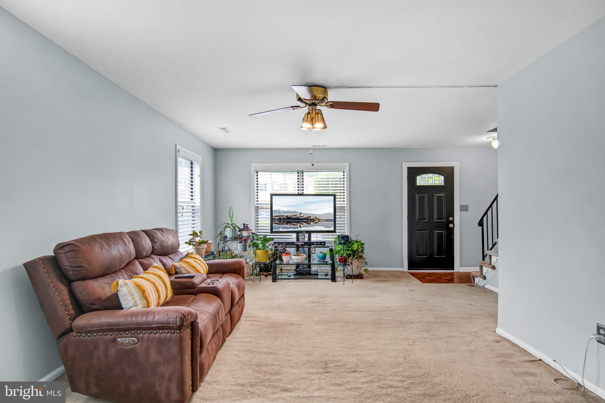 18070 Olde Port Lane Triangle, VA 22172 - Photo 25 of 45
