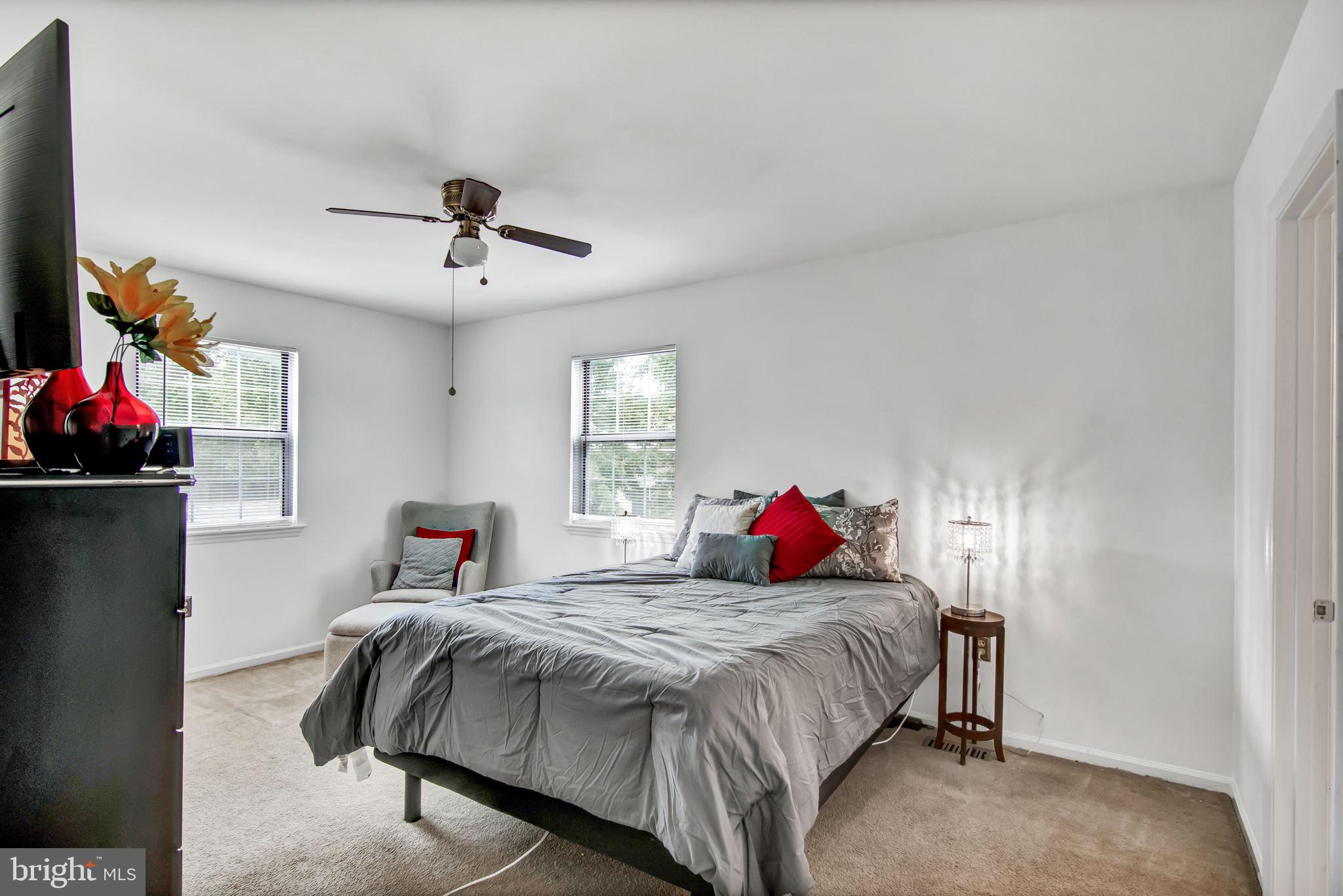 18070 Olde Port Lane Triangle, VA 22172 - Photo 10 of 45