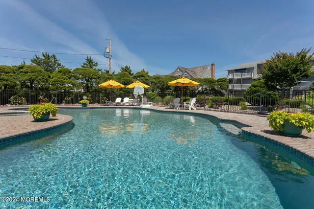 $8,500,000 | 366 Highway 35, Mantoloking, NJ 08738