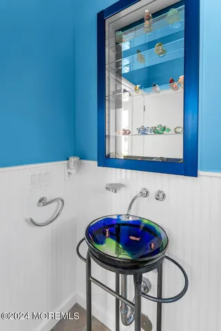 $8,500,000 | 366 Highway 35, Mantoloking, NJ 08738