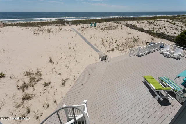 $8,500,000 | 366 Highway 35, Mantoloking, NJ 08738