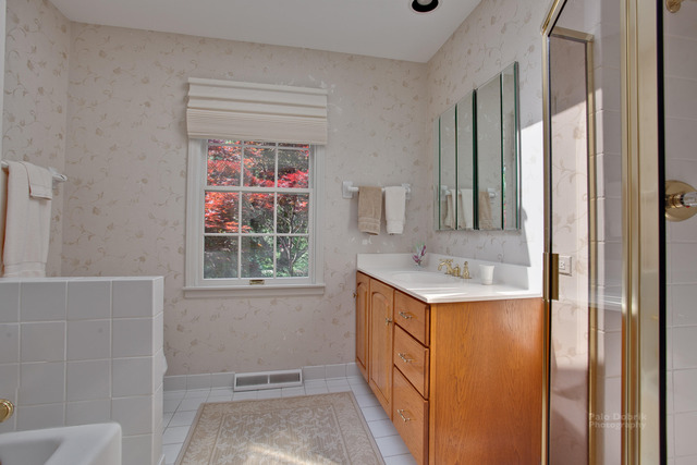 1350 Oak Ridge Road Barrington, IL 60010 - Photo 12 of 21