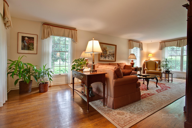 1350 Oak Ridge Road Barrington, IL 60010 - Photo 3 of 21