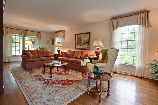1350 Oak Ridge Road Barrington, IL 60010 - Photo 4 of 21