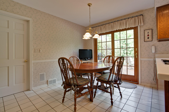 1350 Oak Ridge Road Barrington, IL 60010 - Photo 9 of 21