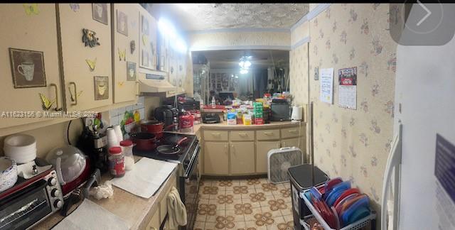1750 West 46th Street, Unit 433 Hialeah, FL 33012 - Photo 4 of 14 a room with furniture a rug toys and a window