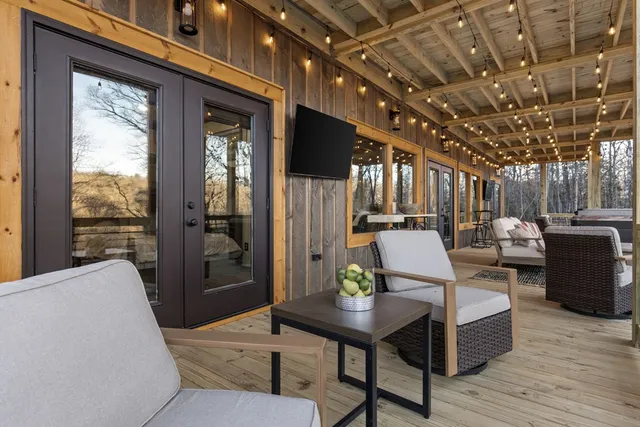 $1,295,000 | 241 East Shalom Court, Blue Ridge, GA 30513