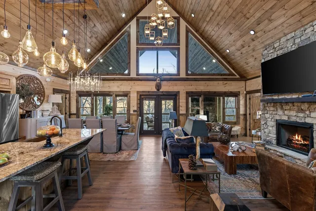 $1,295,000 | 241 East Shalom Court, Blue Ridge, GA 30513