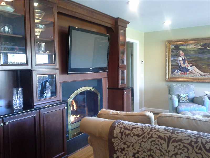 15 Chin Hill Road Westerly, RI 02891 - Photo 8 of 25 Den/Family/Great Room.