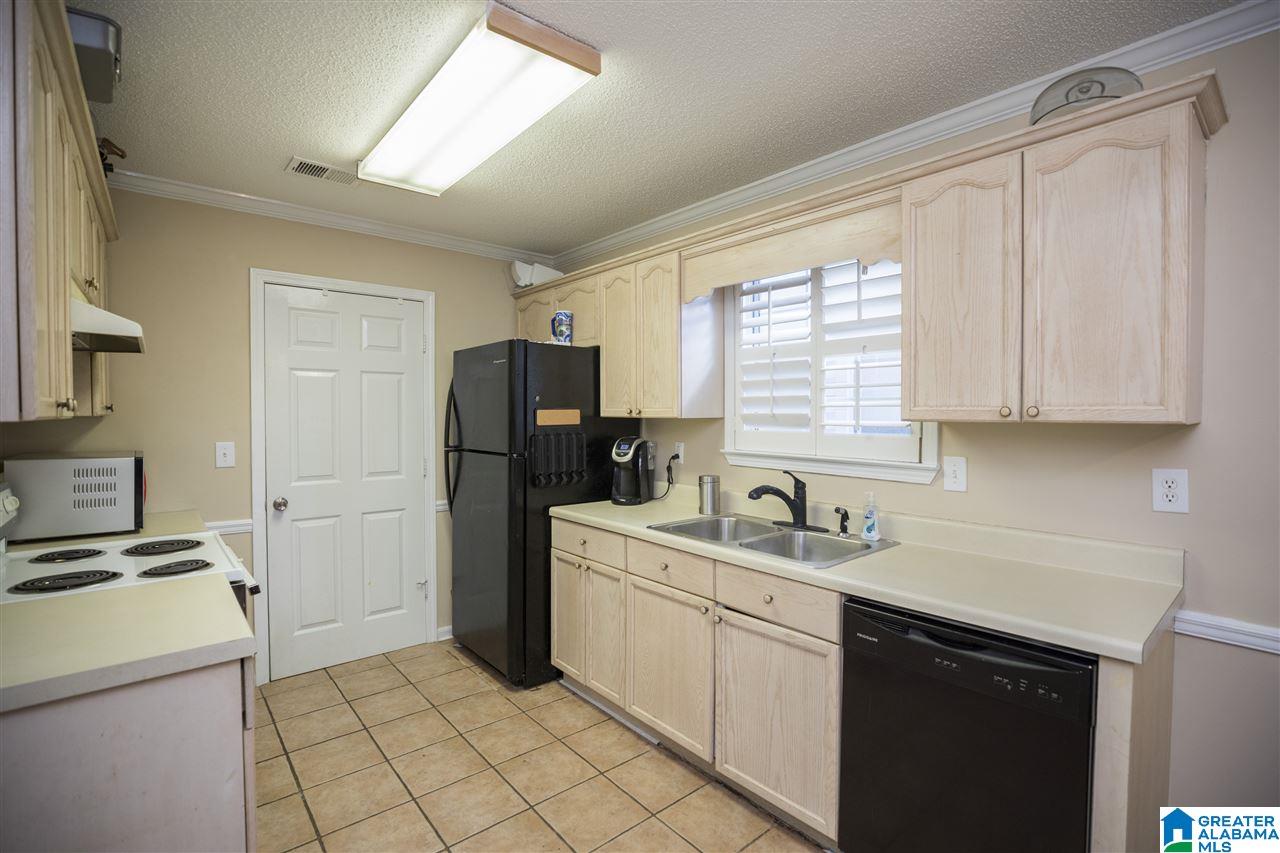 1504 Timber Drive Helena, AL 35080 - Photo 4 of 17