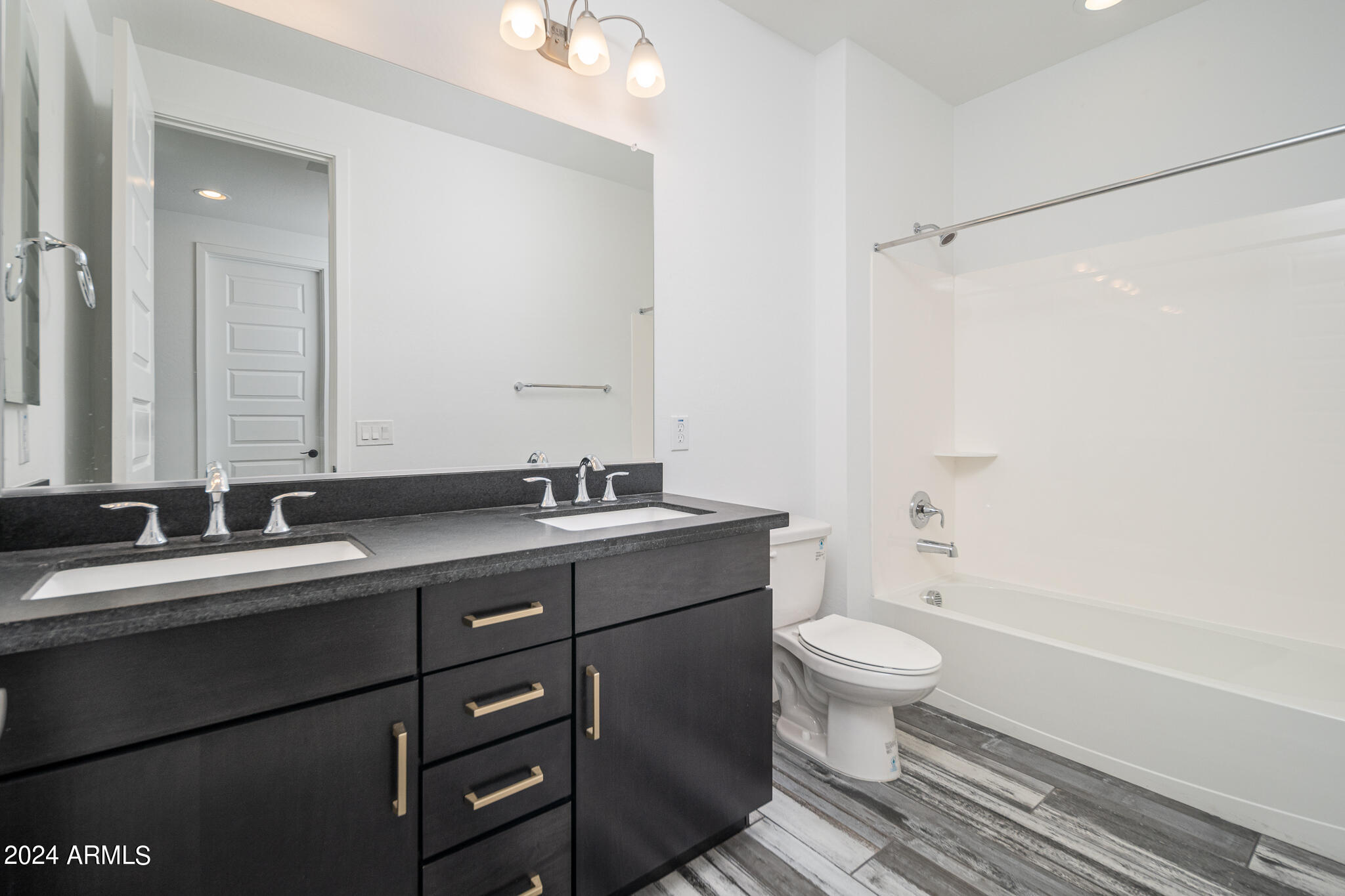 3917 East Boot Track Trail Gilbert, AZ 85296 - Photo 29 of 41 29_Upstairs-Bath_01