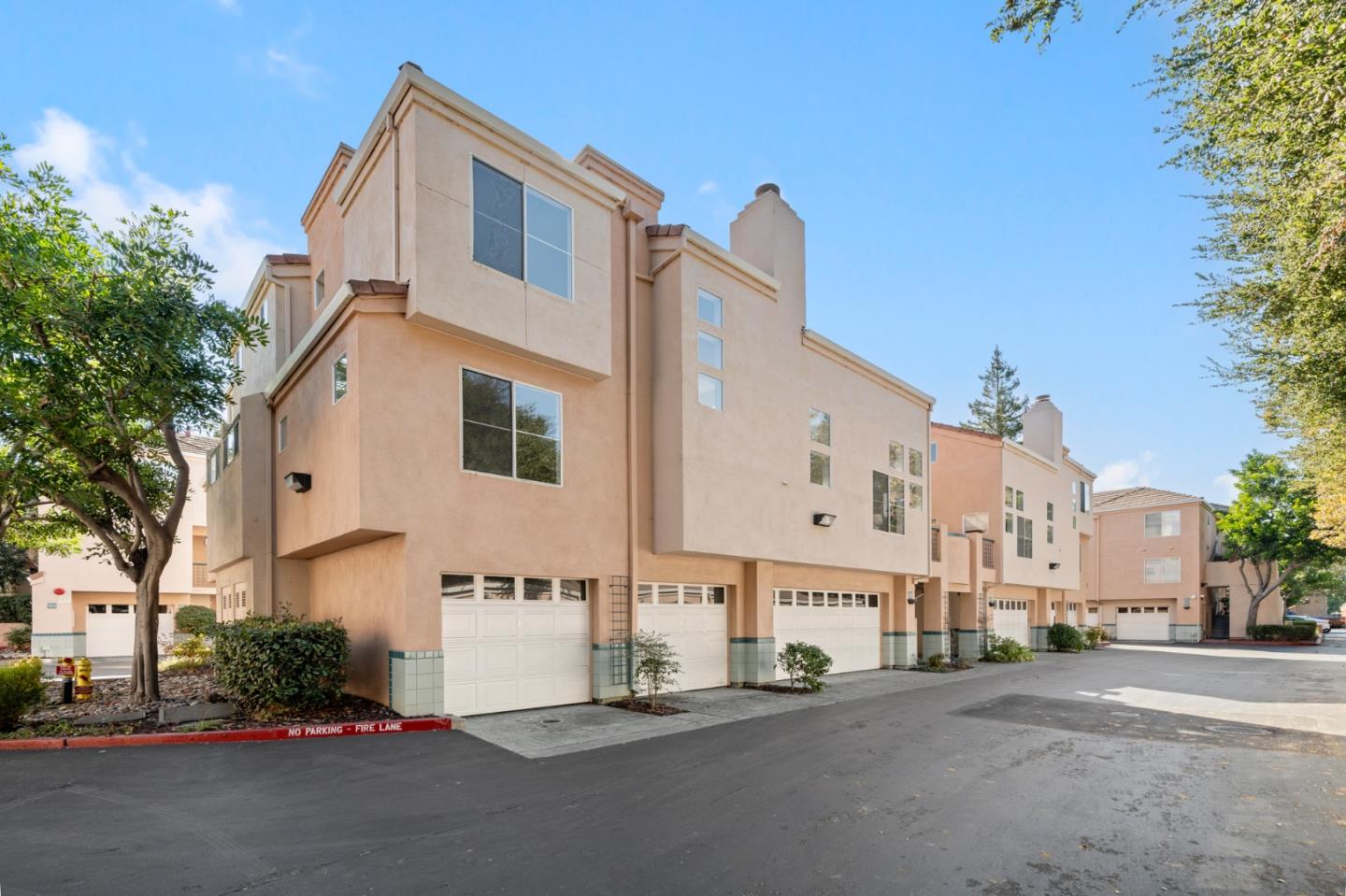 986 Alpine Terrace, Unit 4 Sunnyvale, CA 94086 - Photo 4 of 59