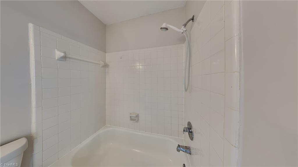 5737 Bramblegate Road, Unit E Greensboro, NC 27409 - Photo 14 of 19 Gallery Image 14