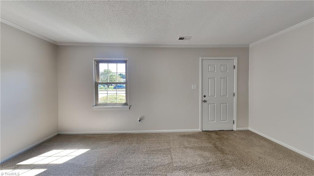 5737 Bramblegate Road, Unit E Greensboro, NC 27409 - Photo 4 of 19 Gallery Image 4
