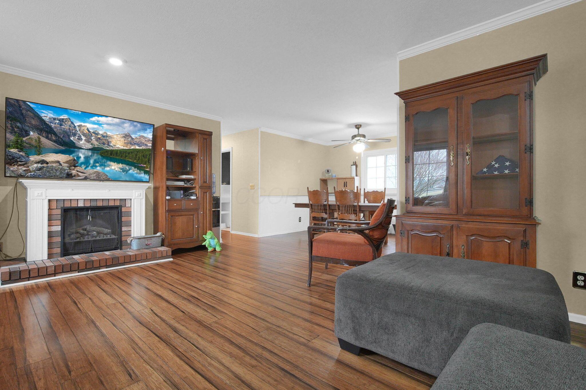 1448 West Sparrow Road Springfield, OH 45502 - Photo 4 of 35 Gallery Image 4