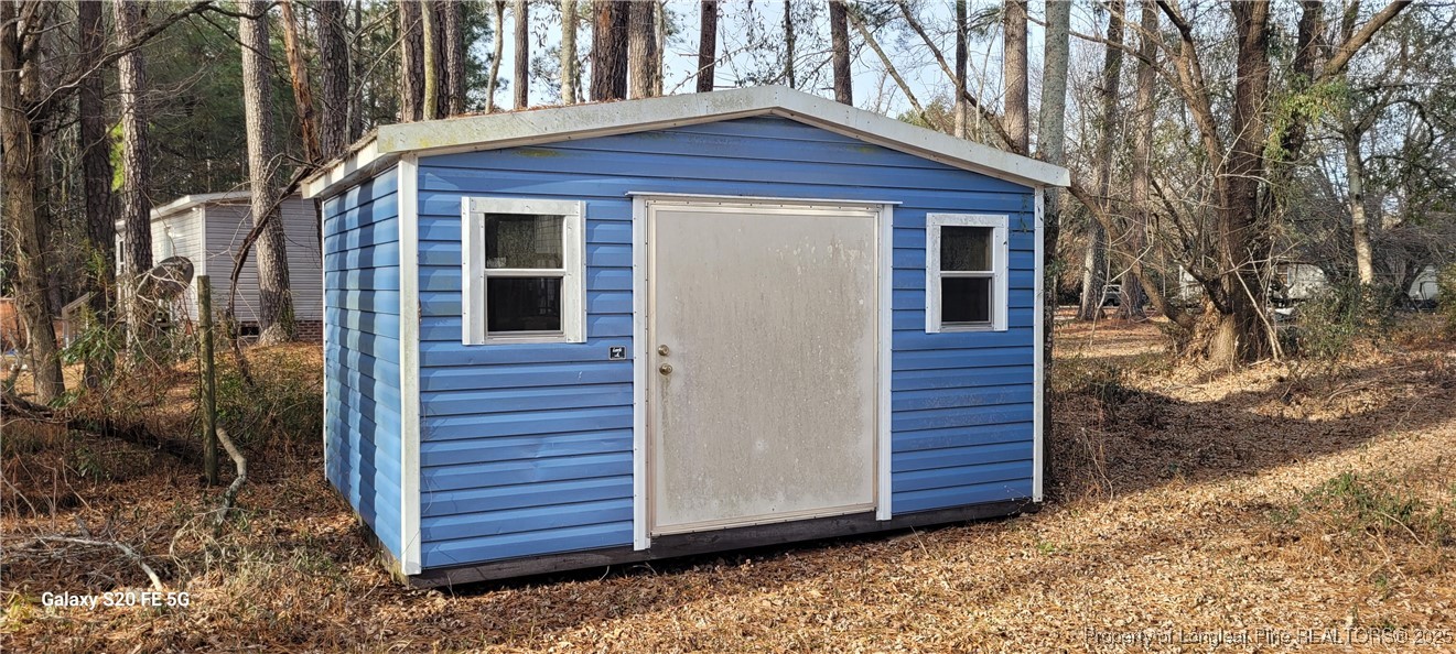 1813 Lee Britt Road Lumberton, NC 28358 - Photo 3 of 9