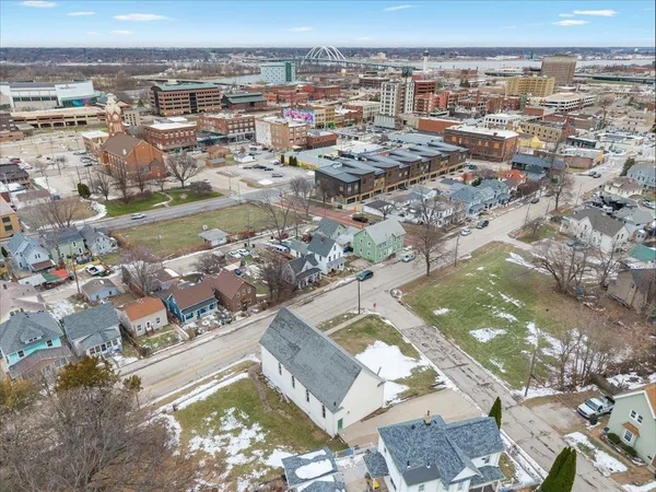 a house view with a outdoor space