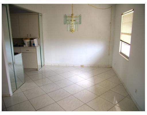 4012 Guildford East, Unit 4012 Boca Raton, FL 33434 - Photo 2 of 10 Dining Room
