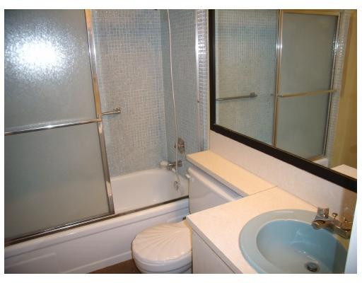 4012 Guildford East, Unit 4012 Boca Raton, FL 33434 - Photo 5 of 10 Master Bath/Spa