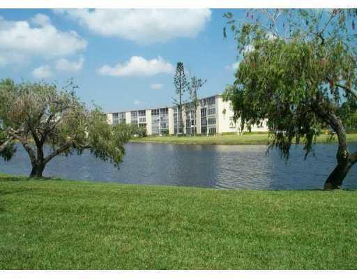4012 Guildford East, Unit 4012 Boca Raton, FL 33434 - Photo 8 of 10 View