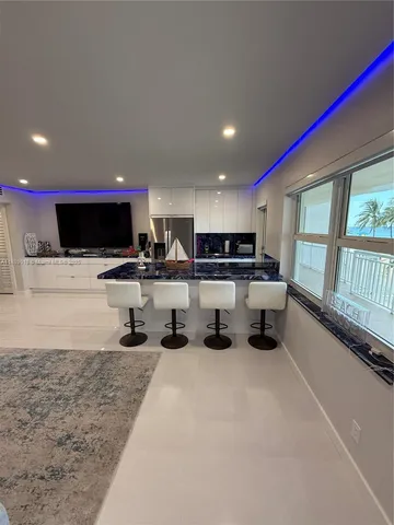 $2,600 | 901 South Surf Road, Unit 306, Hollywood, FL 33019