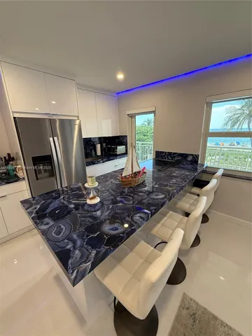 $2,600 | 901 South Surf Road, Unit 306, Hollywood, FL 33019